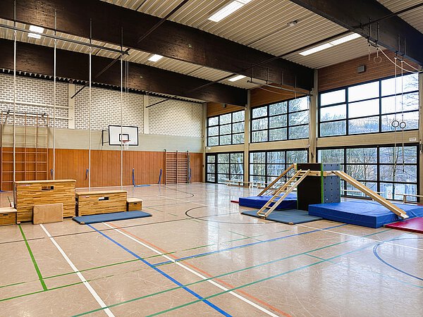 Hier sollte ein Bild der Turnhalle sein.